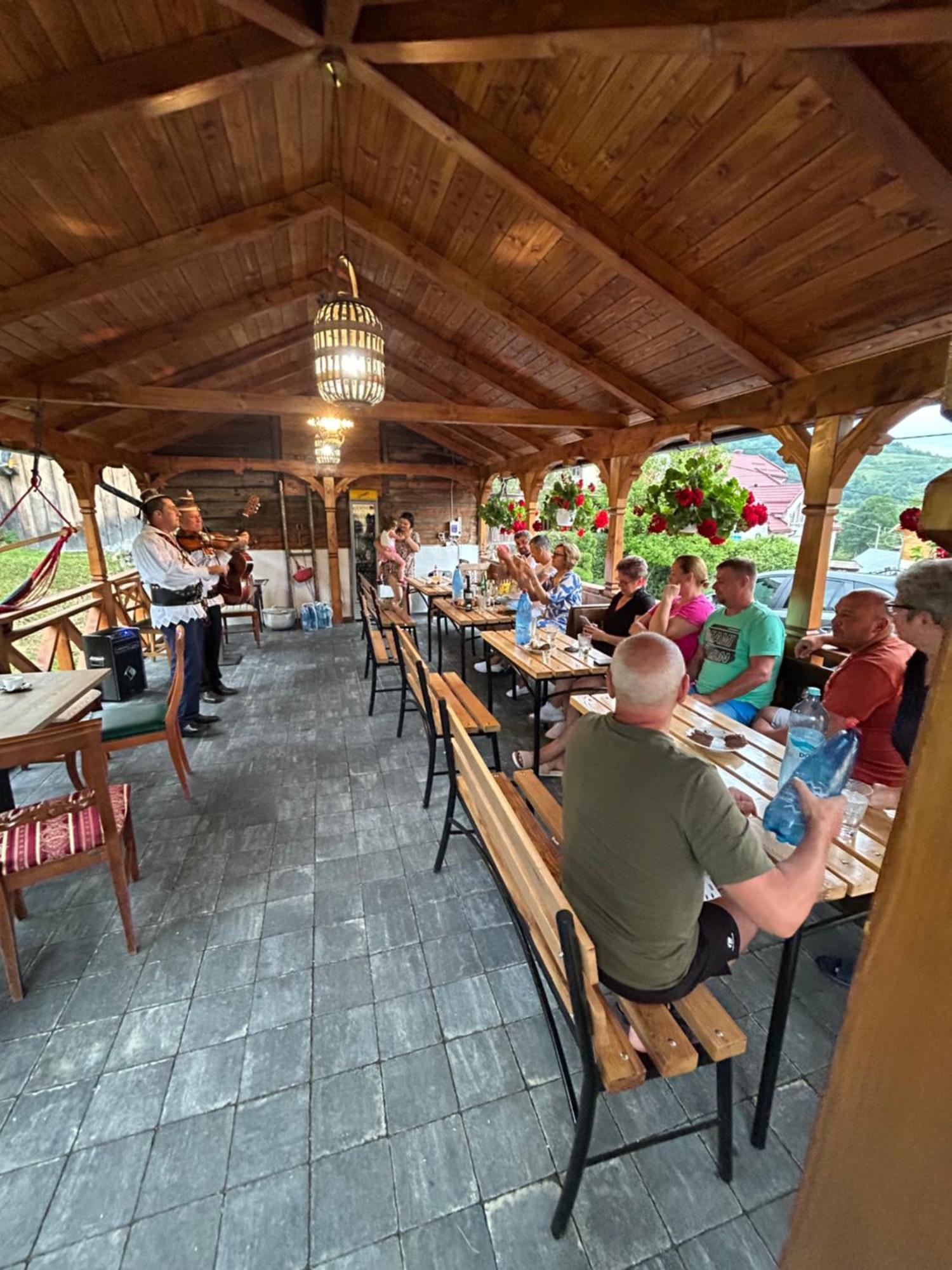 Hotel Casa Cu Magnolii Poienile Izei Zewnętrze zdjęcie
