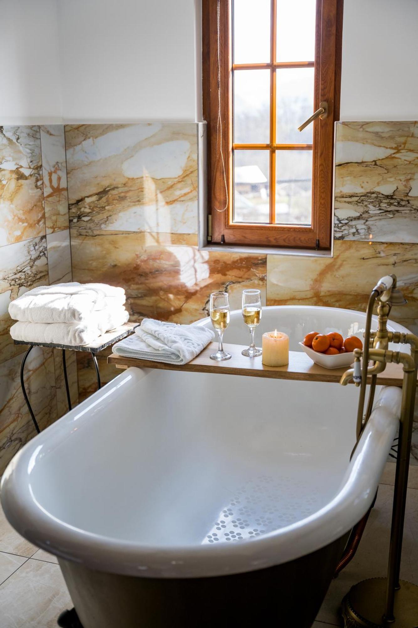 Hotel Casa Cu Magnolii Poienile Izei Zewnętrze zdjęcie