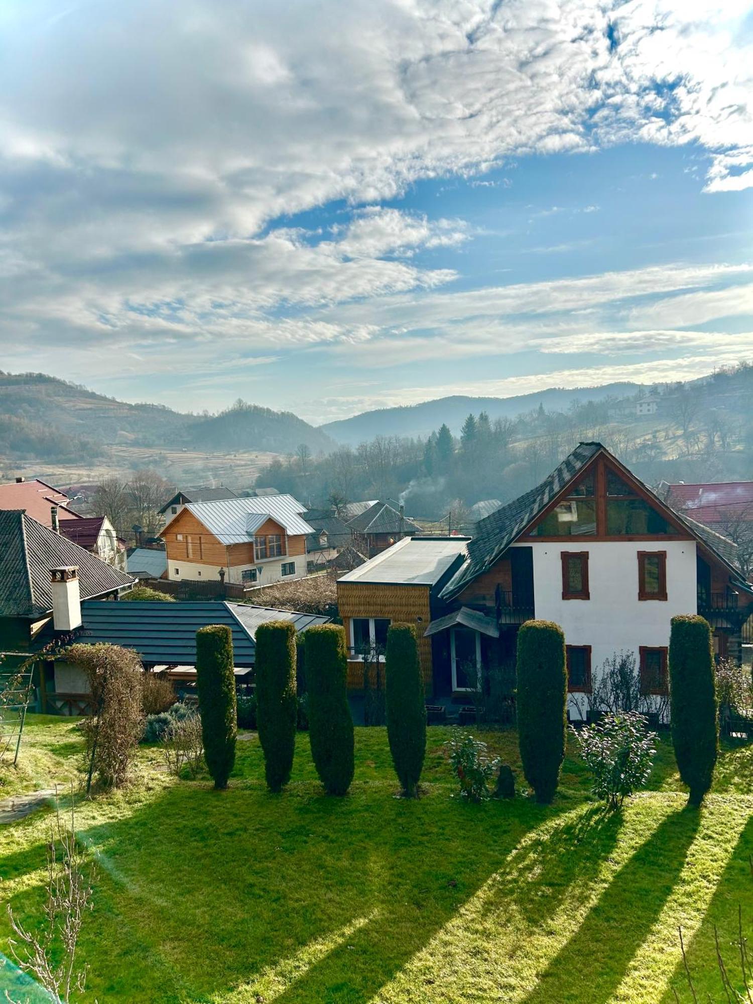 Hotel Casa Cu Magnolii Poienile Izei Zewnętrze zdjęcie